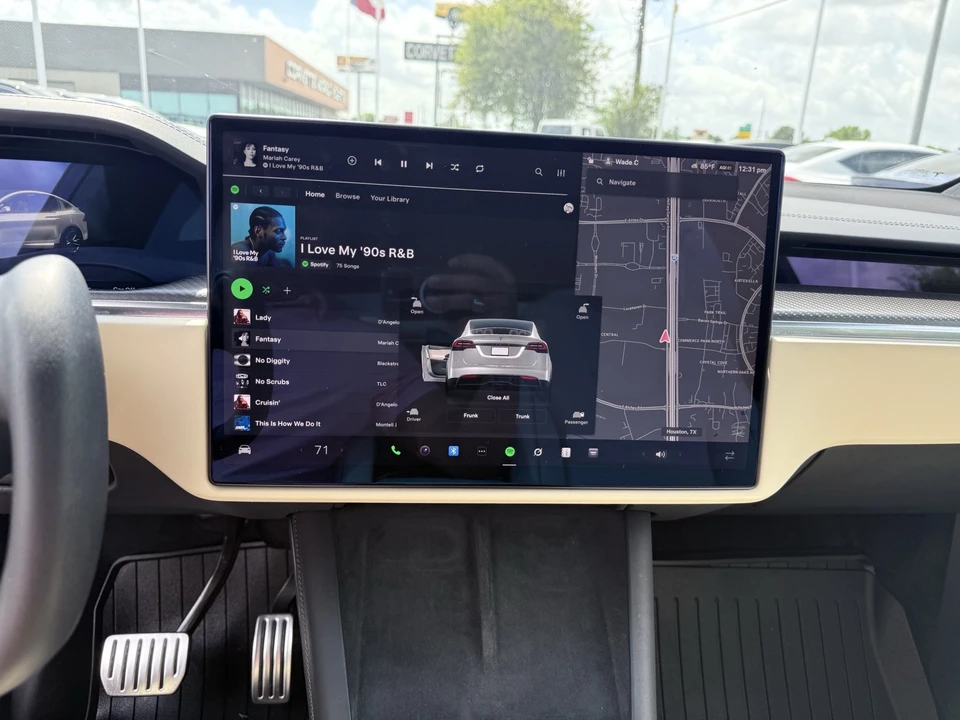 2022 Tesla Model X - Image 18 of 20