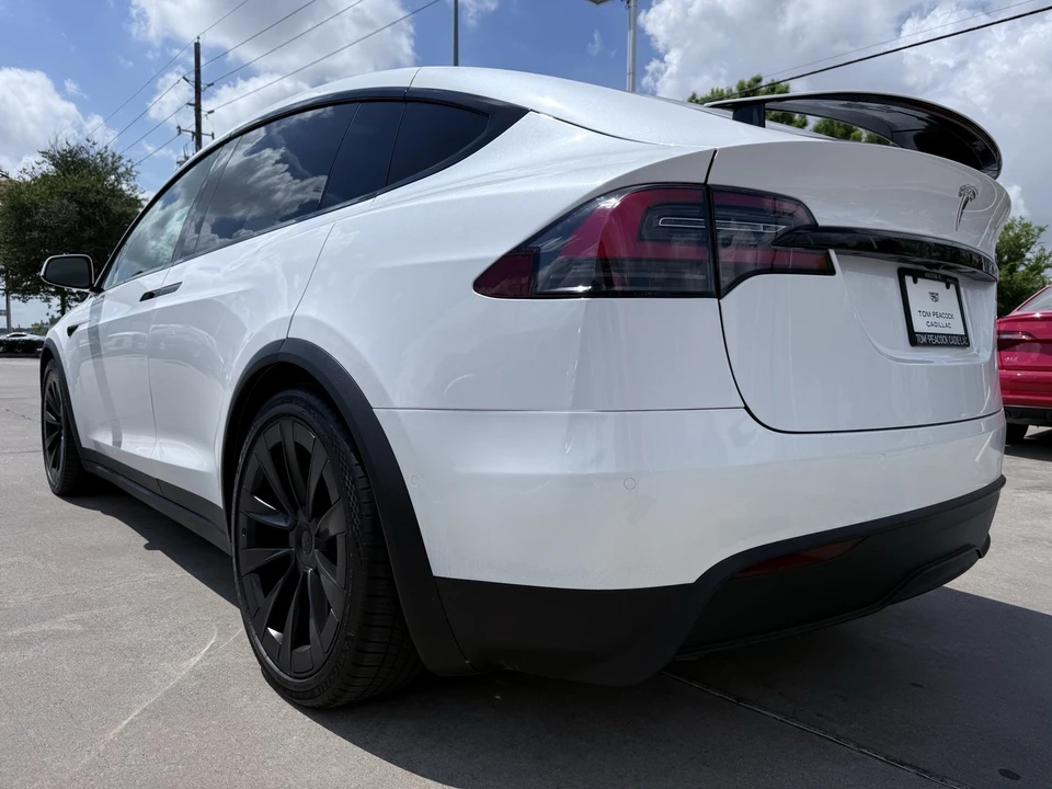 2022 Tesla Model X - Image 9 of 20