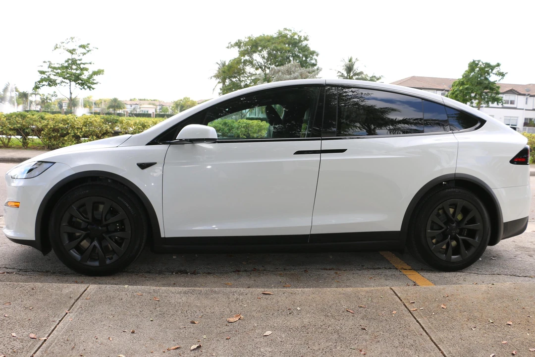 2022 Tesla Model X - Image 3 of 5