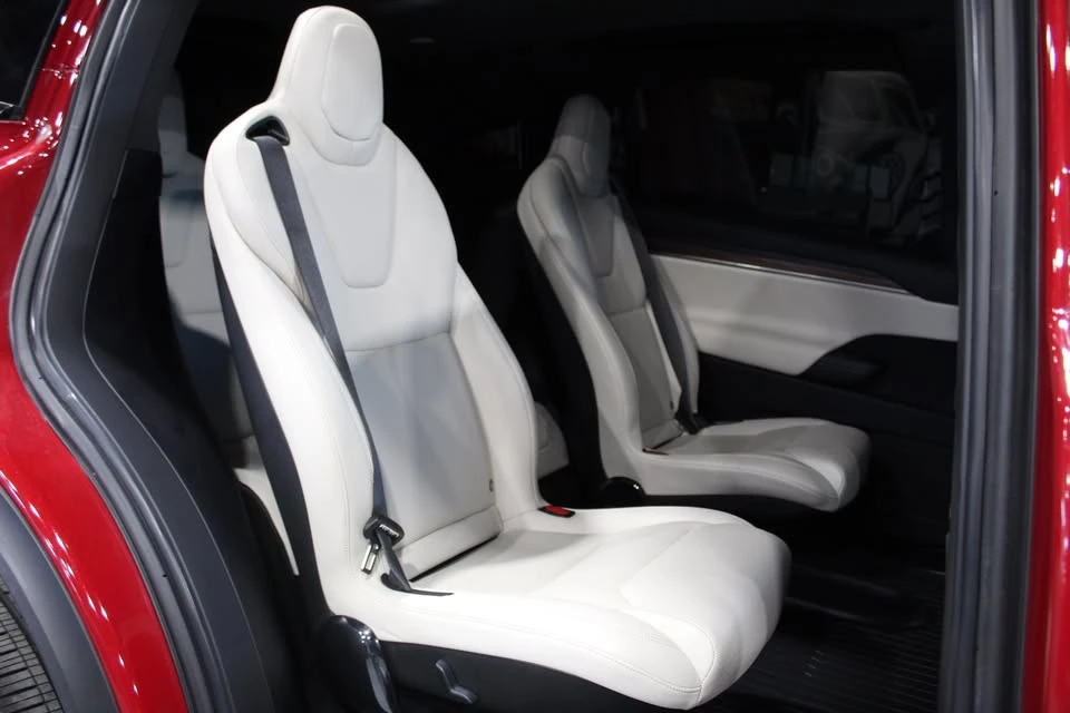2022 Tesla Model X - Image 6 of 10