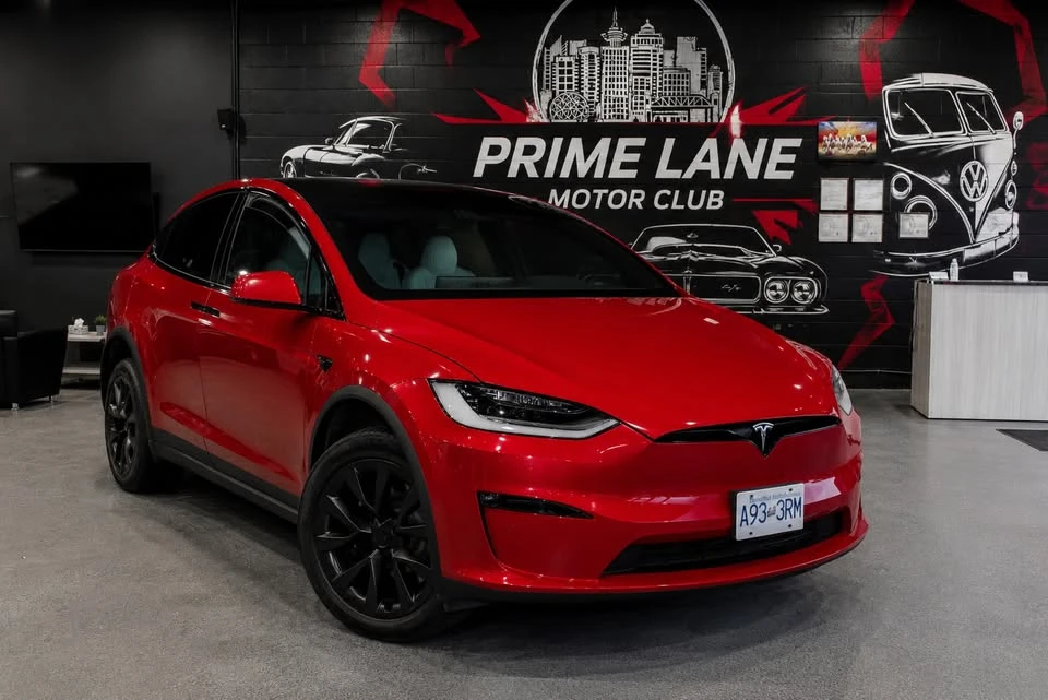 2022 Tesla Model X - Image 2 of 10