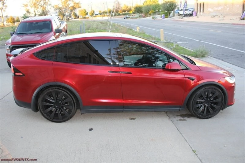 2022 Tesla Model X - Image 9 of 21