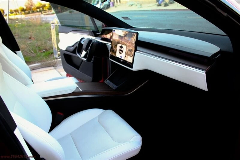 2022 Tesla Model X - Image 13 of 21