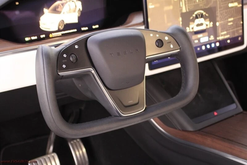 2022 Tesla Model X - Image 17 of 21