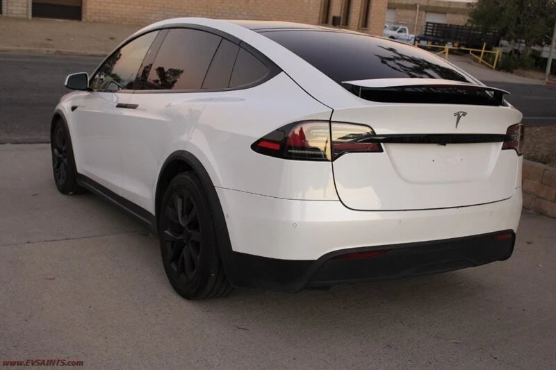 2022 Tesla Model X - Image 8 of 21