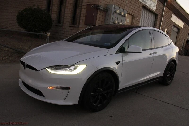 2022 Tesla Model X - Image 2 of 21