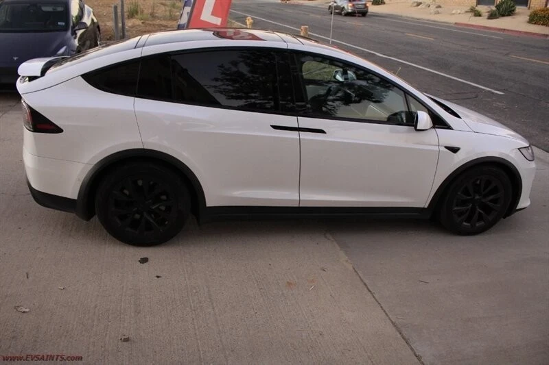2022 Tesla Model X - Image 5 of 21