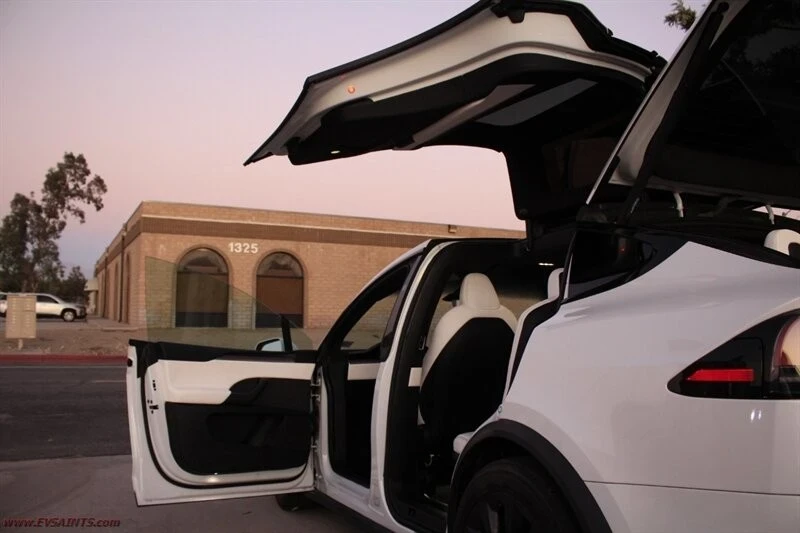 2022 Tesla Model X - Image 20 of 21
