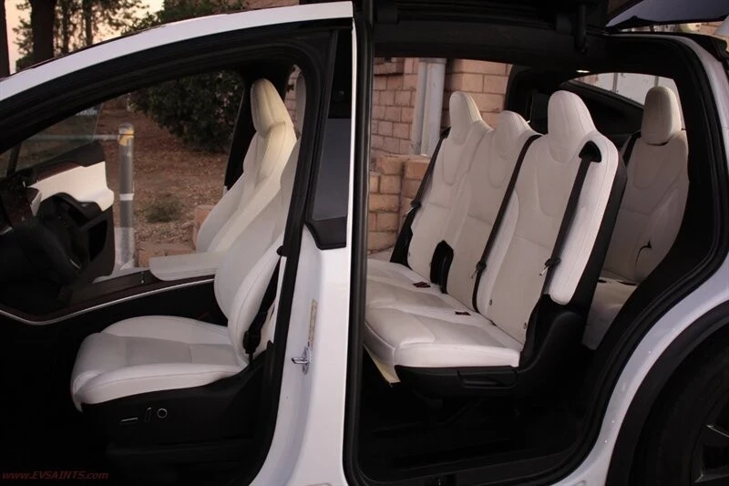 2022 Tesla Model X - Image 12 of 21