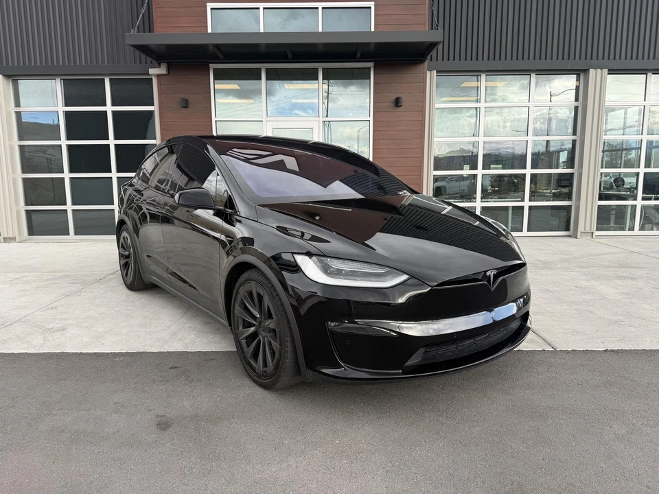 2022 Tesla Model X - Image 2 of 29