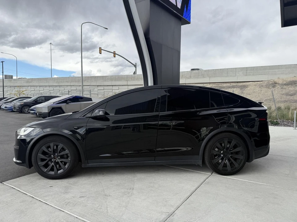 2022 Tesla Model X - Image 5 of 29