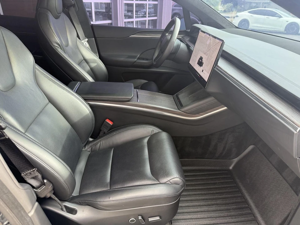 2022 Tesla Model X - Image 26 of 29