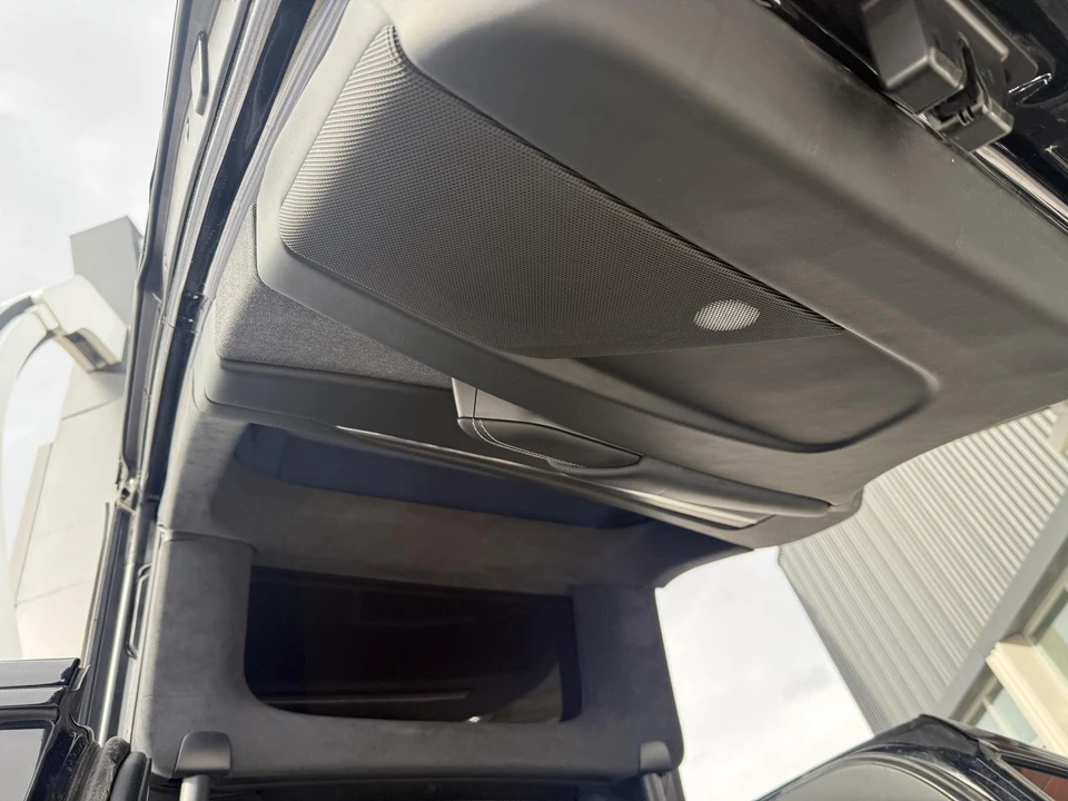 2022 Tesla Model X - Image 14 of 29