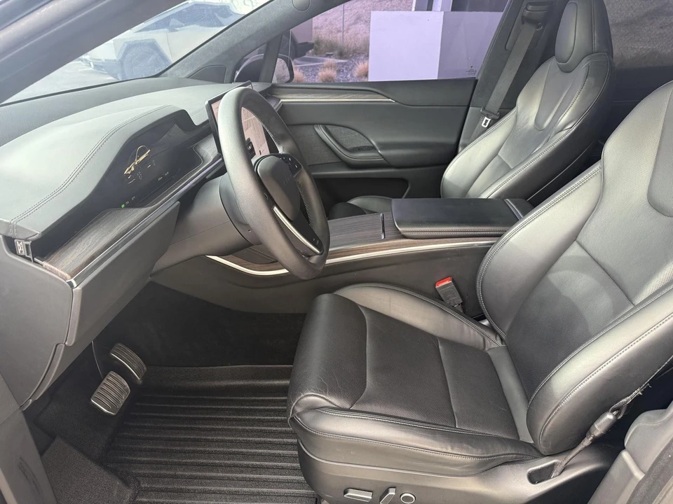 2022 Tesla Model X - Image 13 of 29