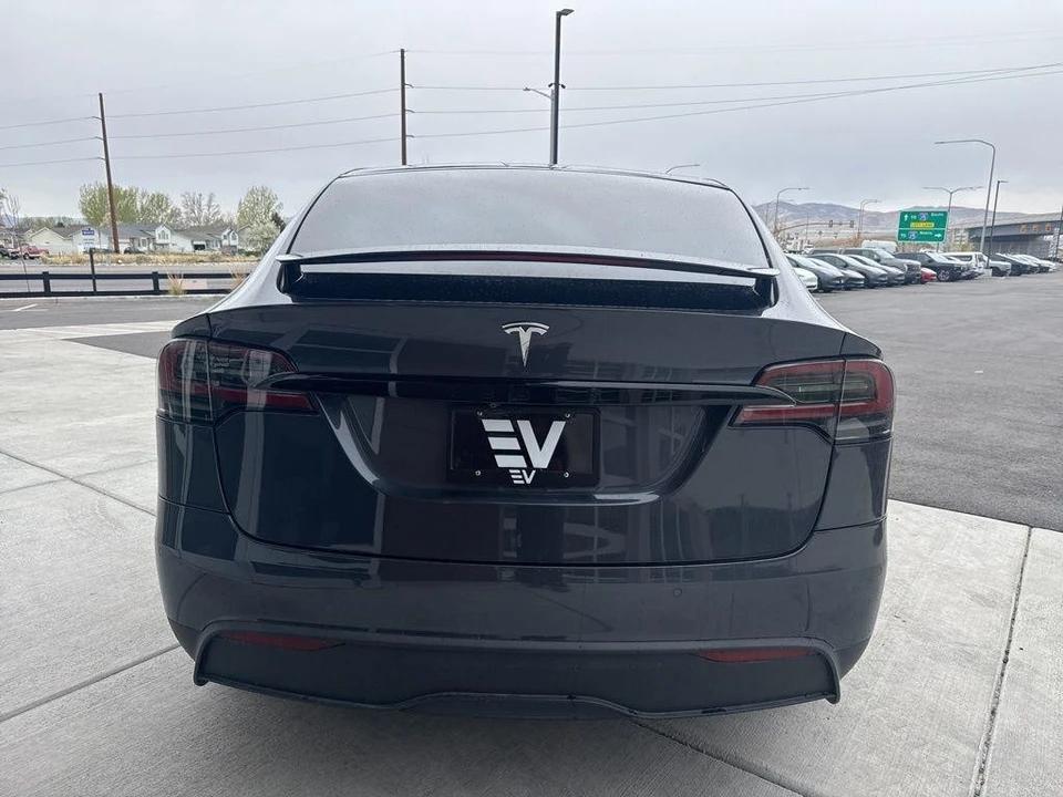 2022 Tesla Model X - Image 7 of 21