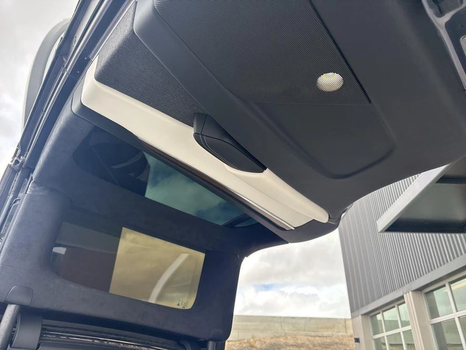 2022 Tesla Model X - Image 14 of 21