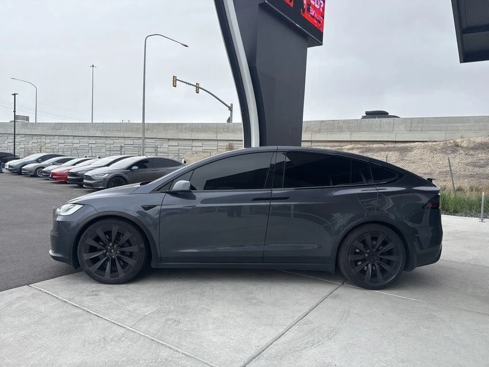2022 Tesla Model X - Image 5 of 21