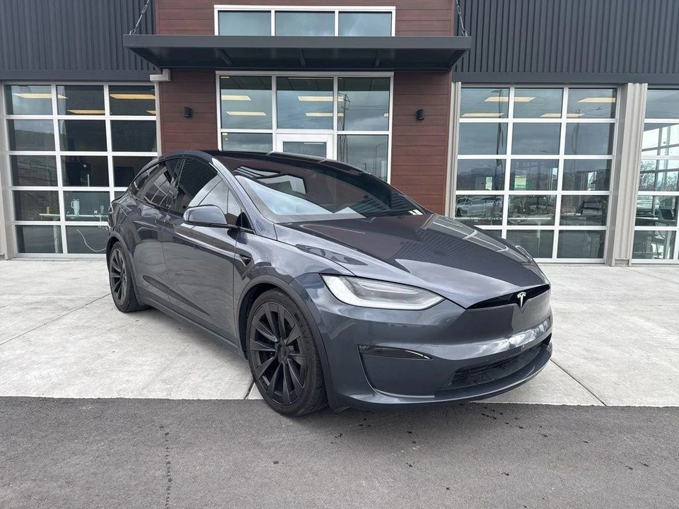 2022 Tesla Model X - Image 2 of 21
