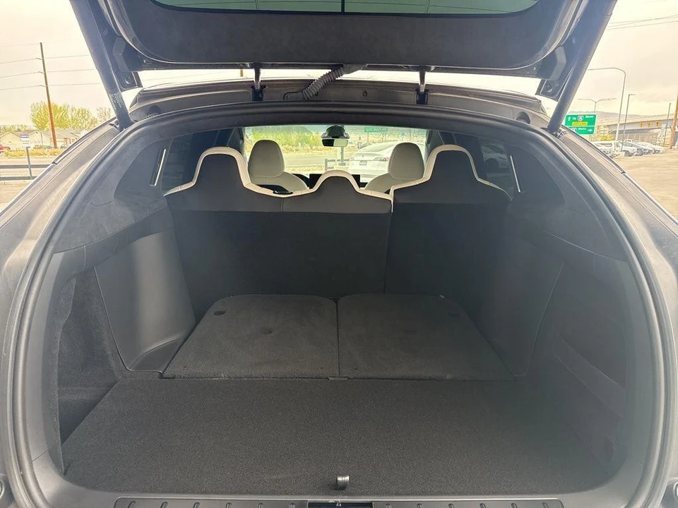 2022 Tesla Model X - Image 19 of 21