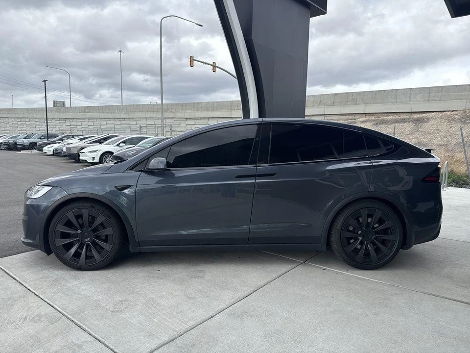 2022 Tesla Model X - Image 5 of 21