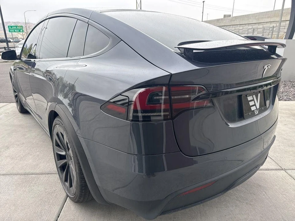 2022 Tesla Model X - Image 6 of 21