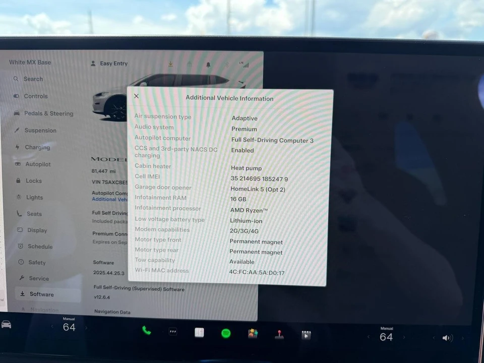2022 Tesla Model X - Image 28 of 28
