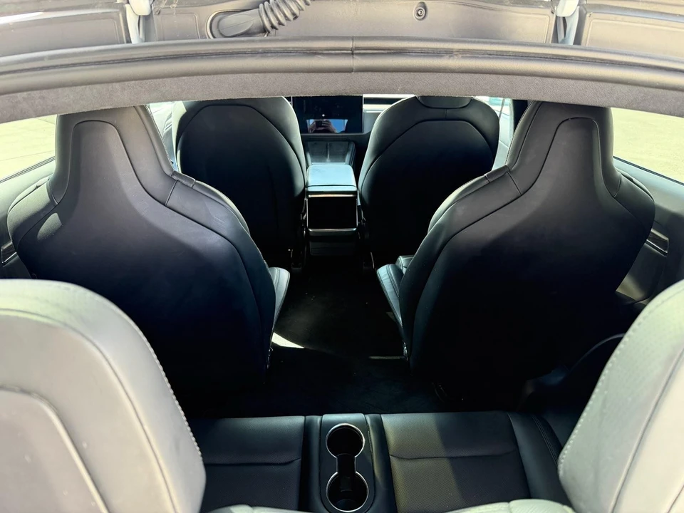 2022 Tesla Model X - Image 19 of 21