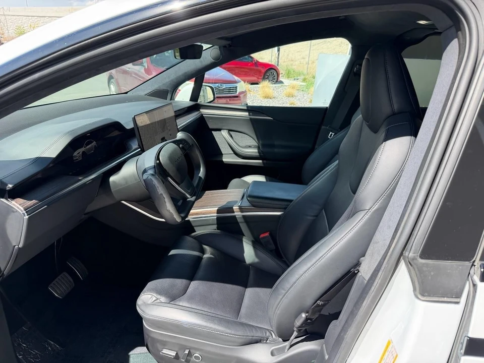 2022 Tesla Model X - Image 12 of 21