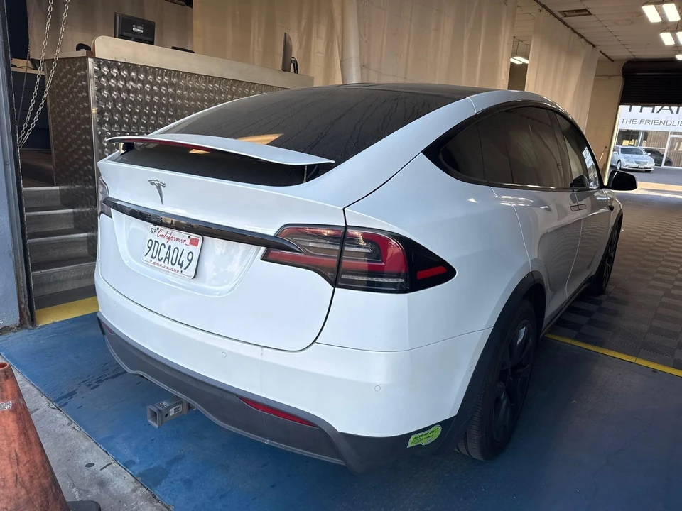2022 Tesla Model X - Image 4 of 7