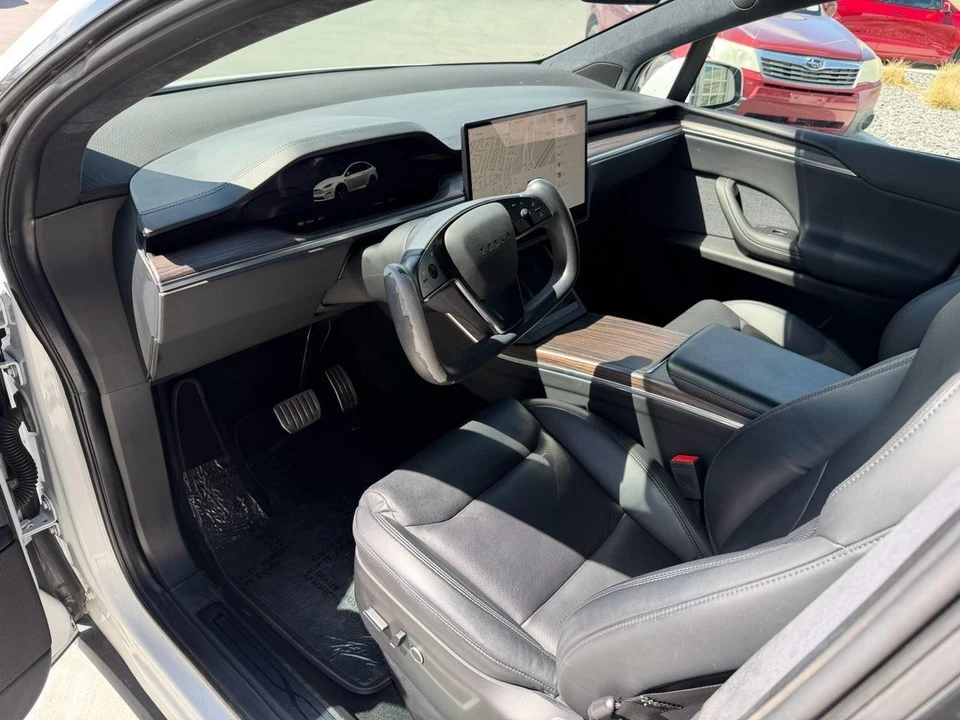 2022 Tesla Model X - Image 13 of 21