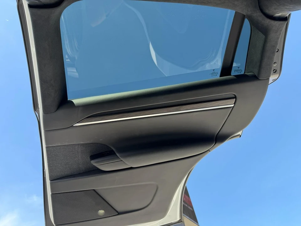 2022 Tesla Model X - Image 20 of 21
