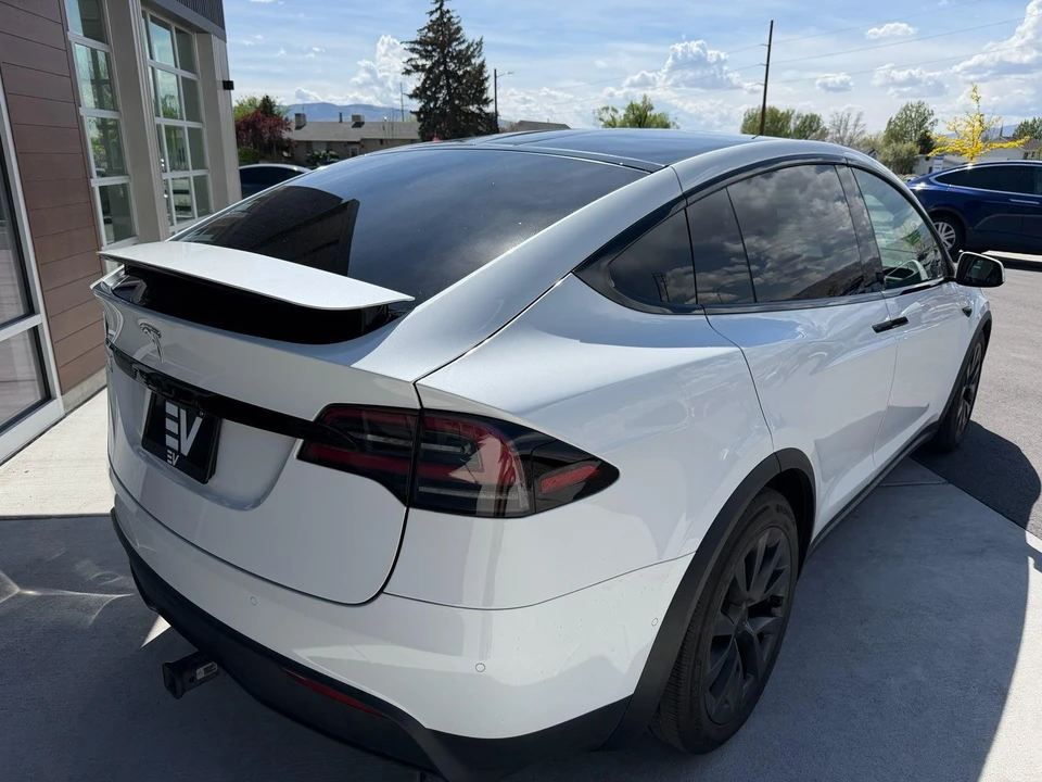 2022 Tesla Model X - Image 6 of 21
