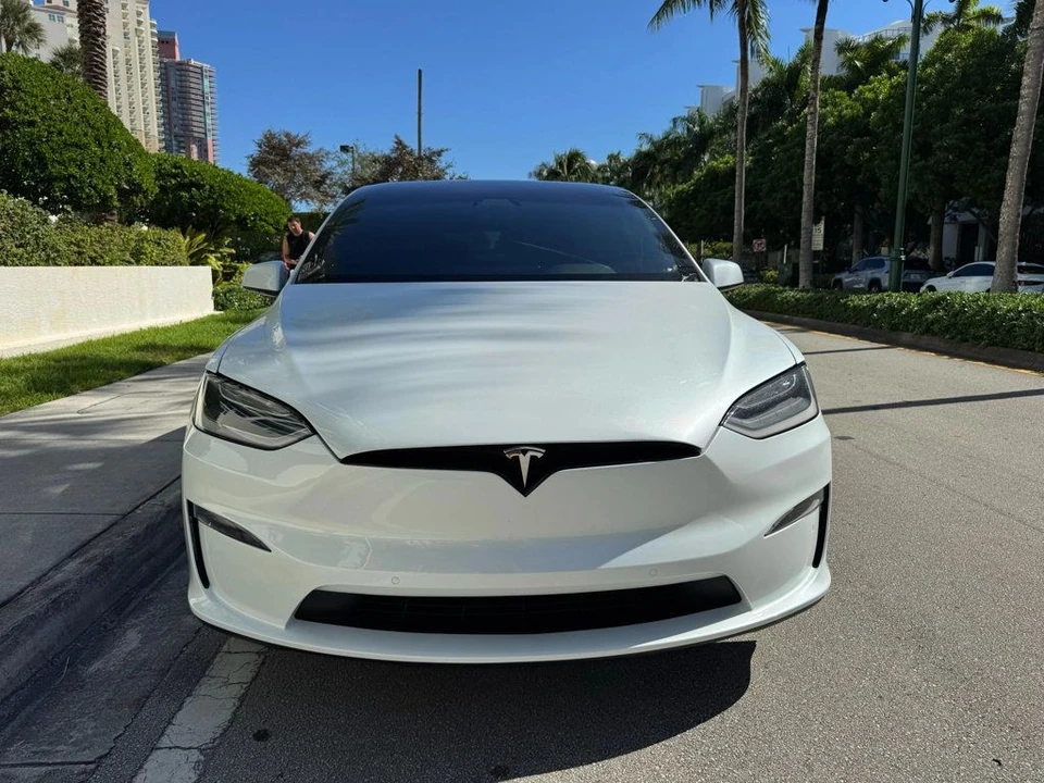 2022 Tesla Model X - Image 2 of 12