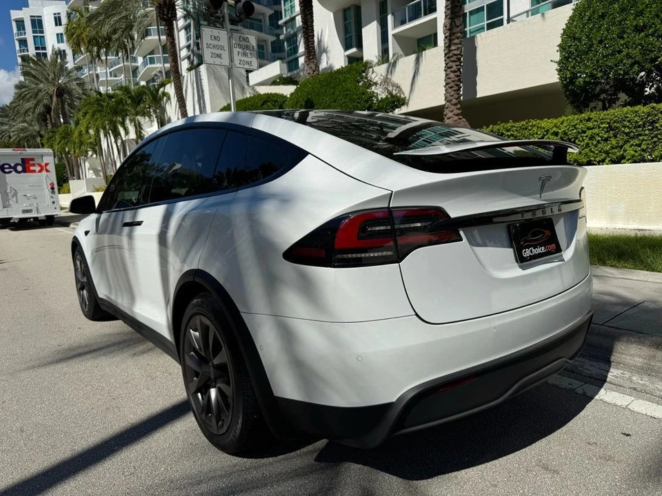 2022 Tesla Model X - Image 5 of 12