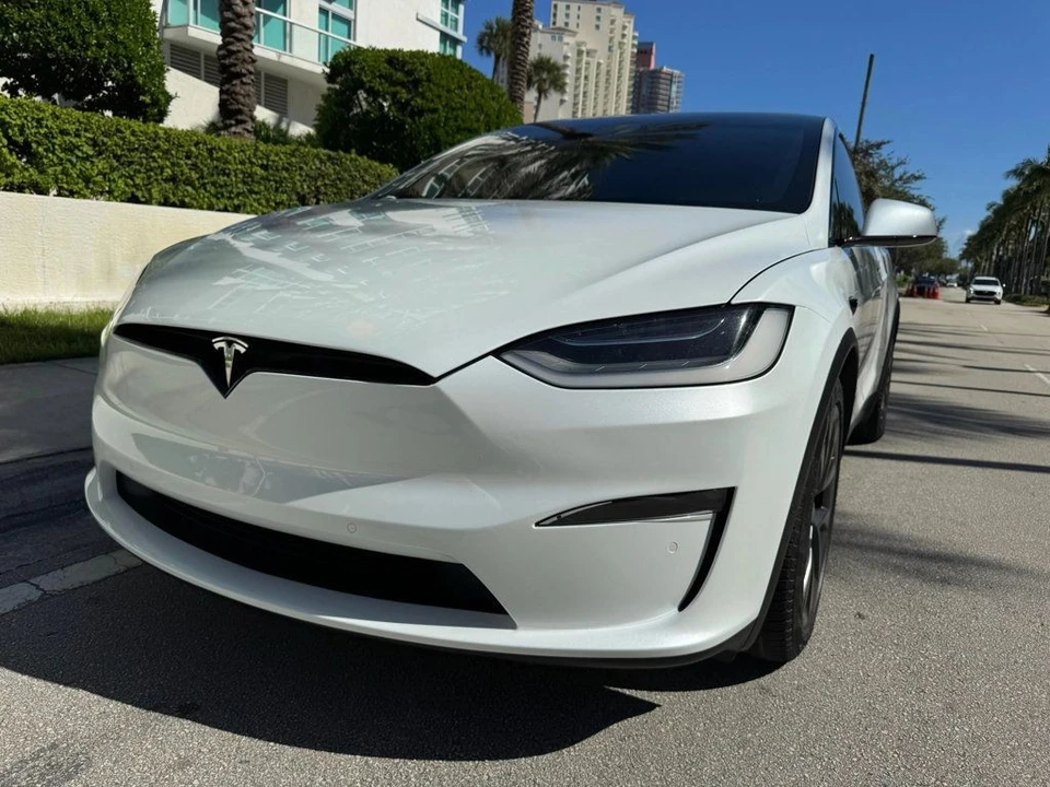 2022 Tesla Model X - Image 4 of 12