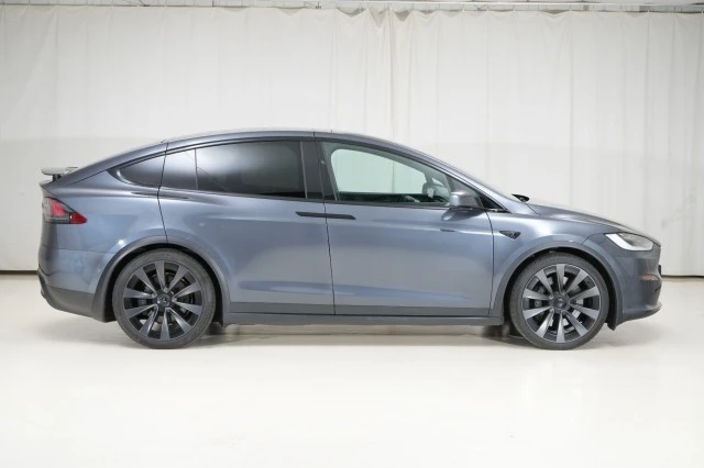 2022 Tesla Model X Plaid - Image 16 of 21