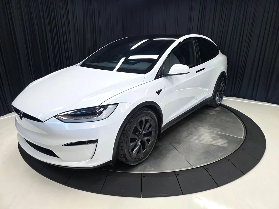 2022 Tesla Model X - Image 7 of 31