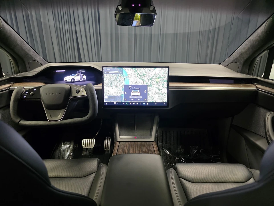 2022 Tesla Model X - Image 19 of 31