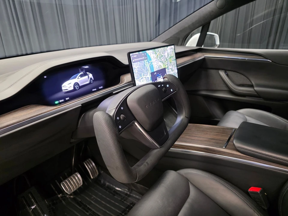 2022 Tesla Model X - Image 18 of 31