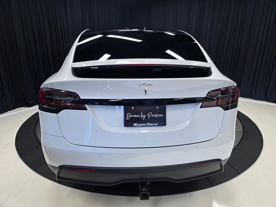 2022 Tesla Model X - Image 10 of 31