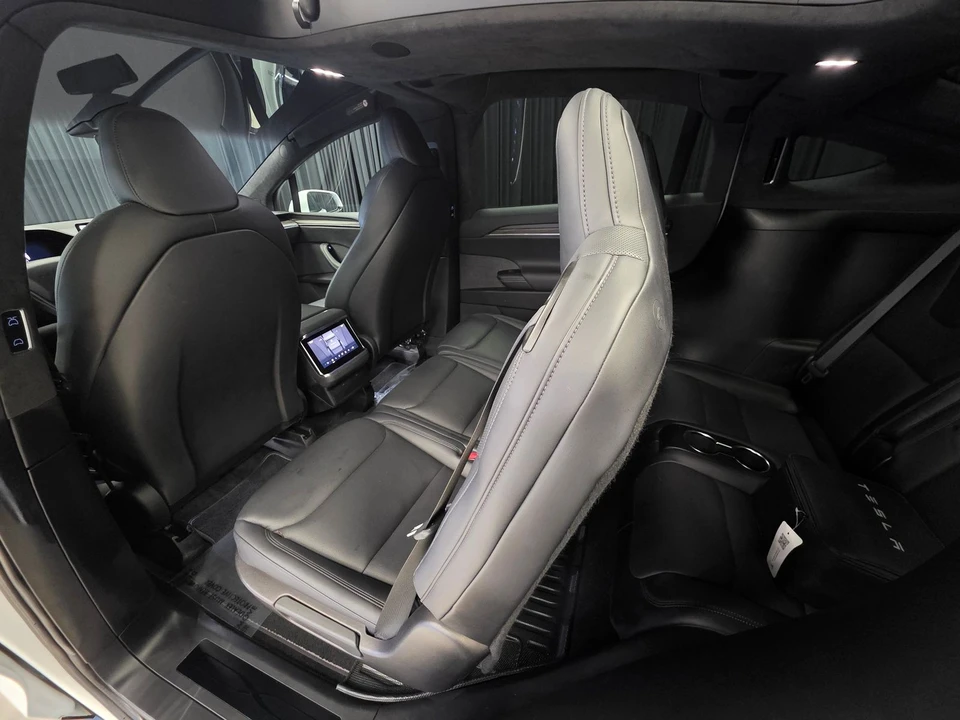 2022 Tesla Model X - Image 26 of 31
