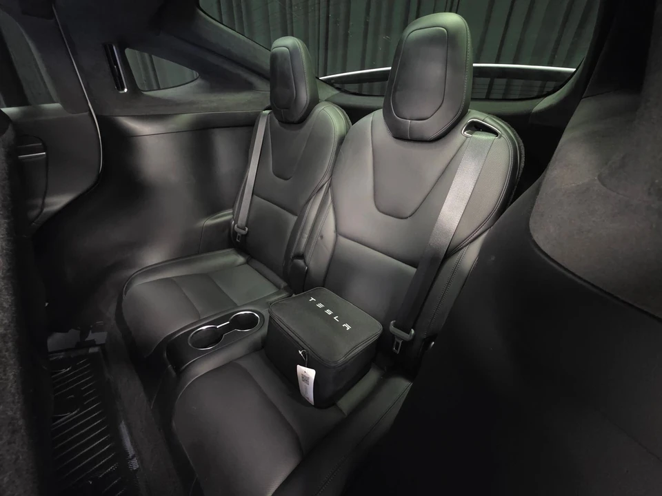 2022 Tesla Model X - Image 28 of 31