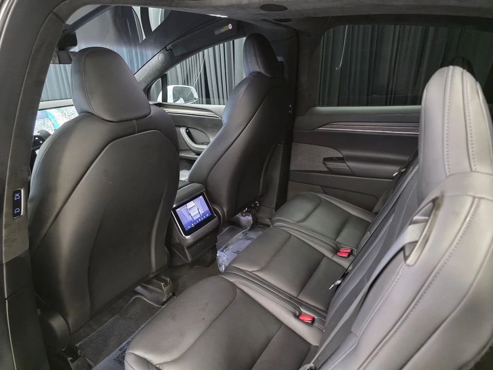 2022 Tesla Model X - Image 27 of 31