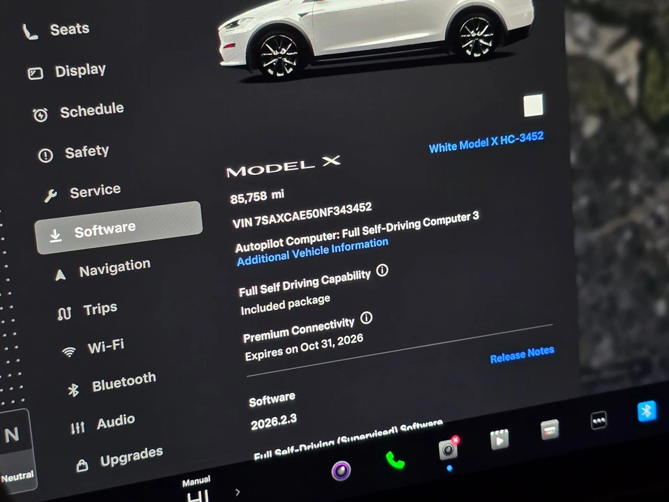 2022 Tesla Model X - Image 4 of 31
