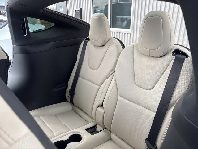 2022 Tesla Model X - Image 17 of 21