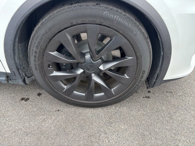 2022 Tesla Model X - Image 8 of 21