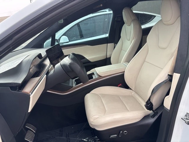 2022 Tesla Model X - Image 11 of 21