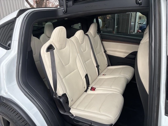 2022 Tesla Model X - Image 19 of 21