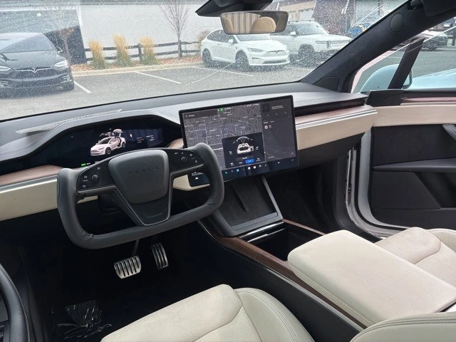2022 Tesla Model X - Image 15 of 21