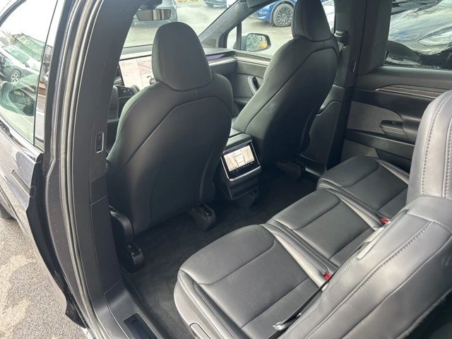 2022 Tesla Model X - Image 14 of 21
